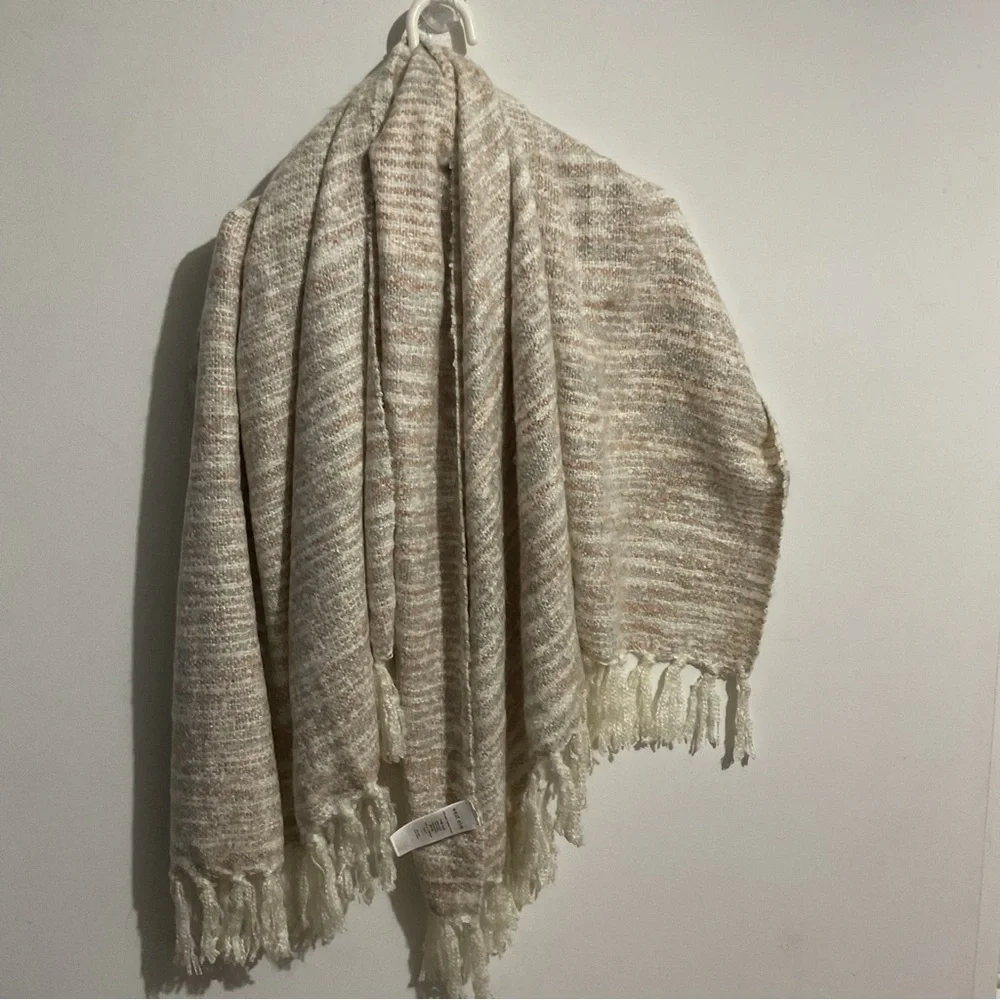 West elm cozy throw blanket white fringe :Box OW3: